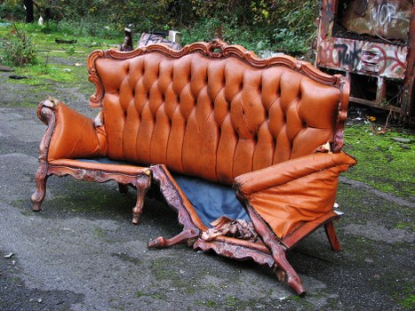 Office file labeled complaint for commercial waste service